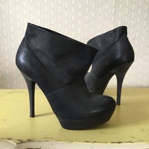 Black leather stiletto platform booties like new 7